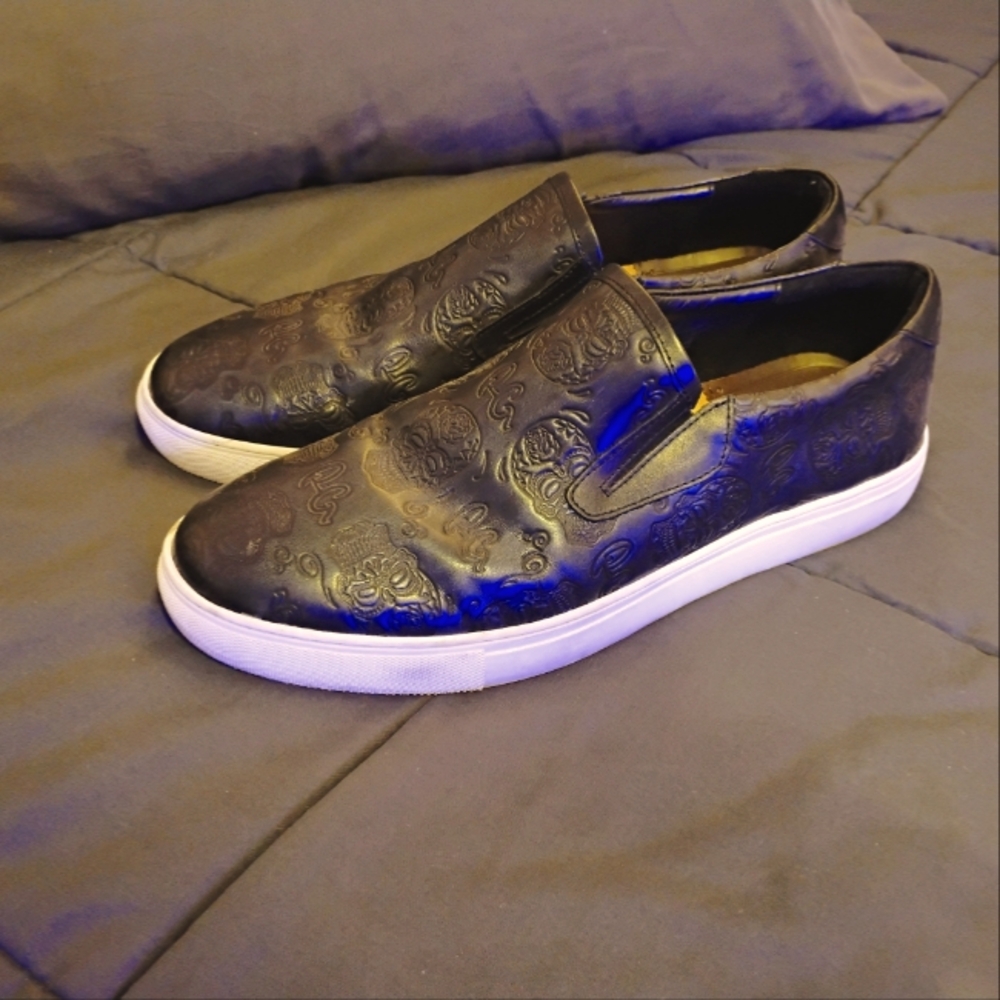 Robert Graham Shoes Mens 12 Black Leather Sneakers Low Top Embossed Skulls